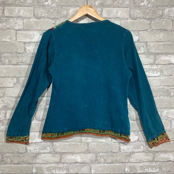 Hand Crafted in Nepal Women's Large Textured Bohemian Long Sleeve Top. Floral - Picture 3 of 7